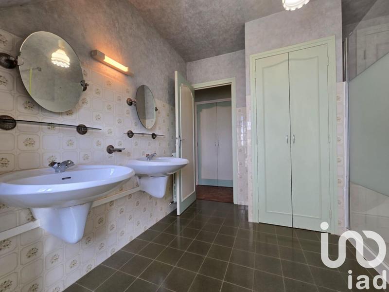 Maison - 185 m² - 8 pièces