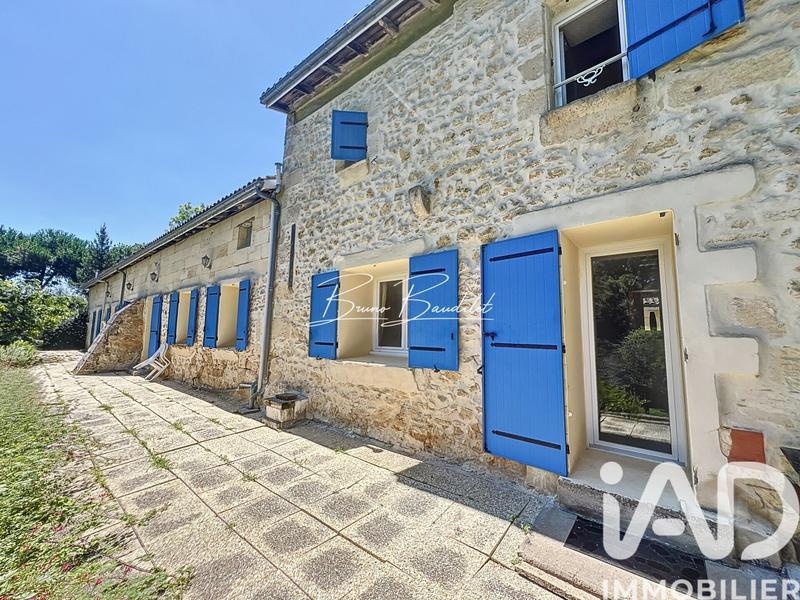 Maison - 239 m² - 8 pièces