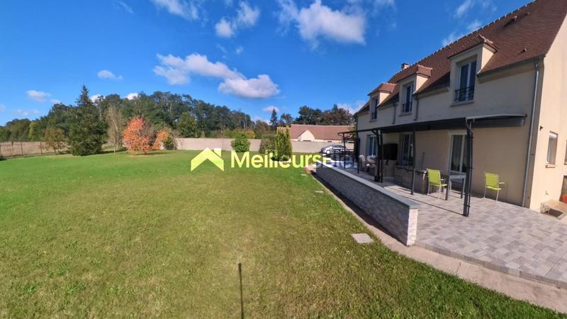 Maison traditionnelle - 186 m² - 8 pièces