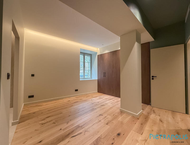 Appartement - 102 m² - 4 pièces