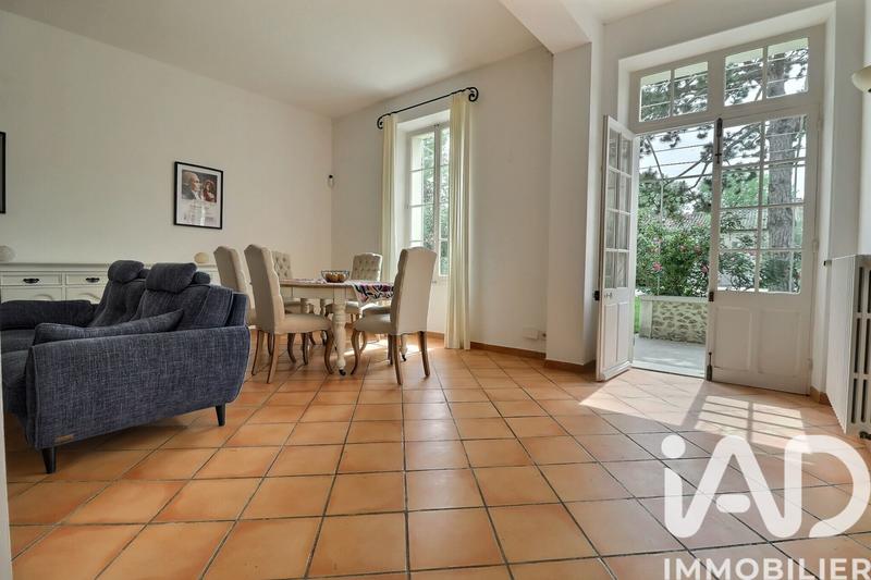 Maison - 180 m² - 7 pièces