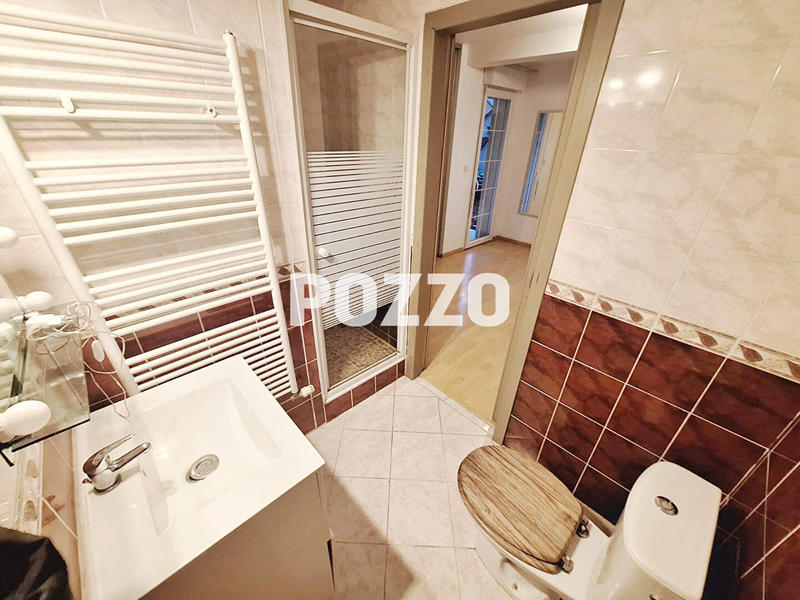 Maison - 181 m² - 8 pièces