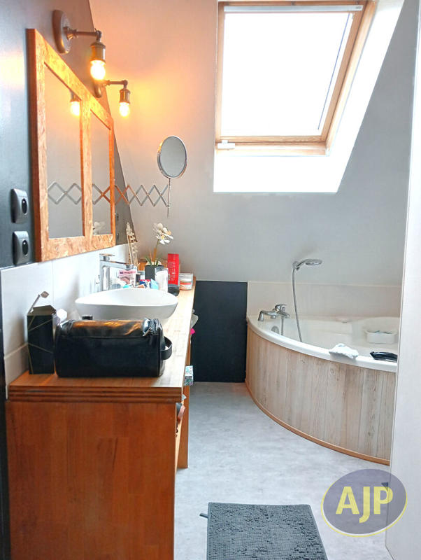 Maison - 87 m² - 4 pièces