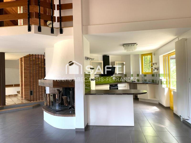 Maison - 215 m² - 7 pièces