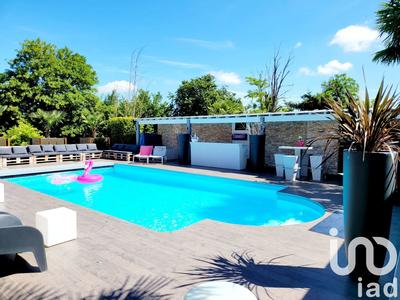 Maison - 330 m² - 8 pièces