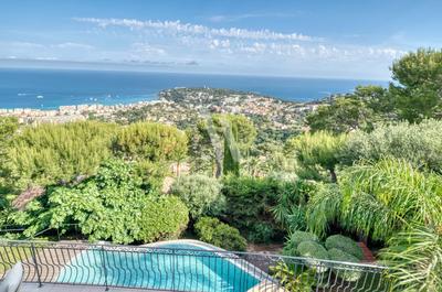 Villa - 200 m² - 5 pièces