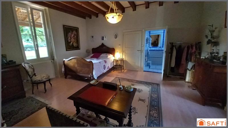 Maison - 220 m² - 6 pièces