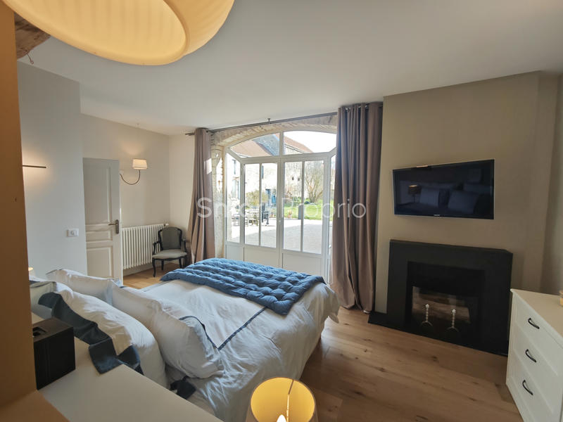 Maison - 300 m² - 9 pièces