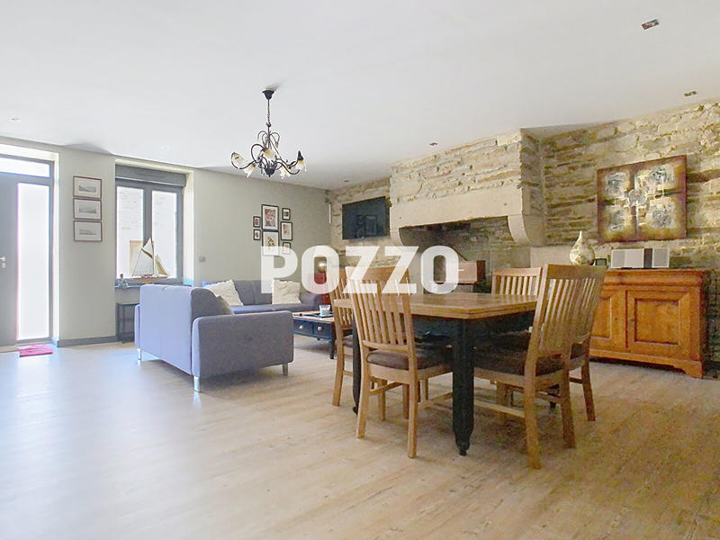 Maison - 380 m² - 11 pièces