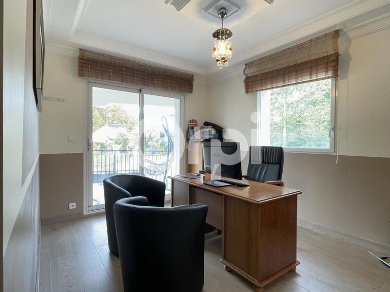 Maison - 265 m² - 7 pièces