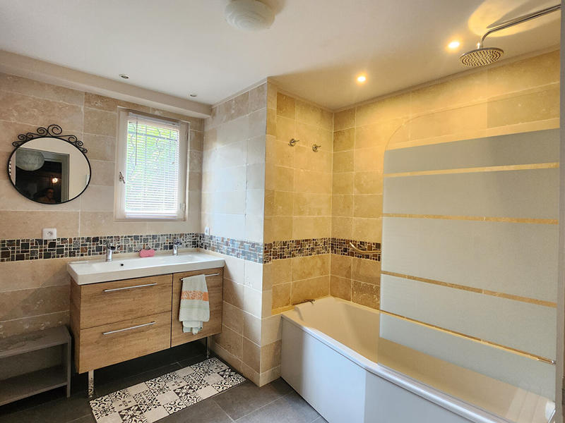 Maison - 162 m² - 6 pièces