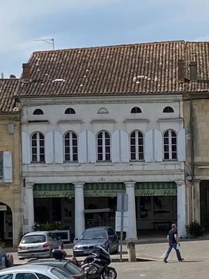 Maison - 532 m² - 9 pièces