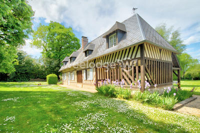 Maison - 326 m² - 12 pièces