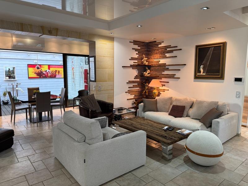 Maison - 310 m² - 10 pièces