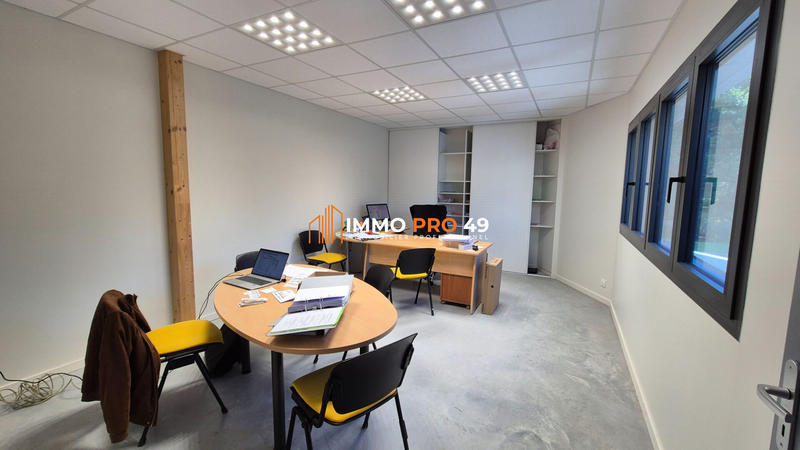 Local commercial - 215 m²