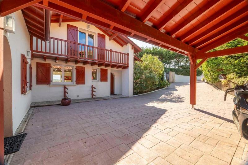 Villa - 180 m² - 6 pièces