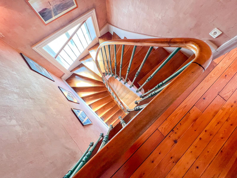 Maison - 235 m² - 10 pièces