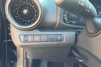 Toyota c-Hr 1.8 Hybrid140 Design Pk H