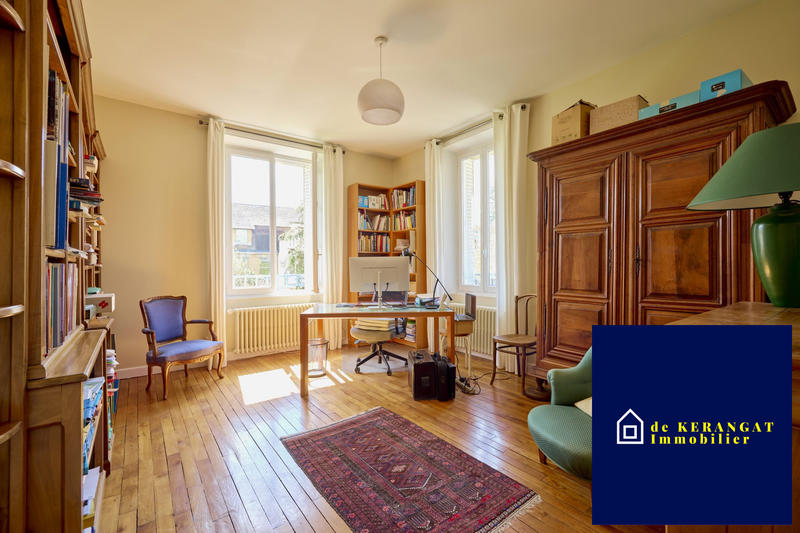 Maison - 262 m² - 9 pièces