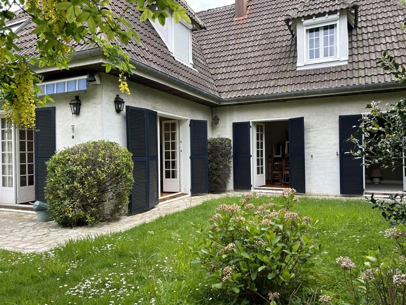 Maison - 180 m² - 7 pièces