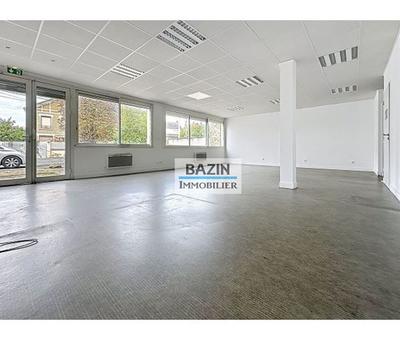 Local commercial - 125 m² - 2 pièces