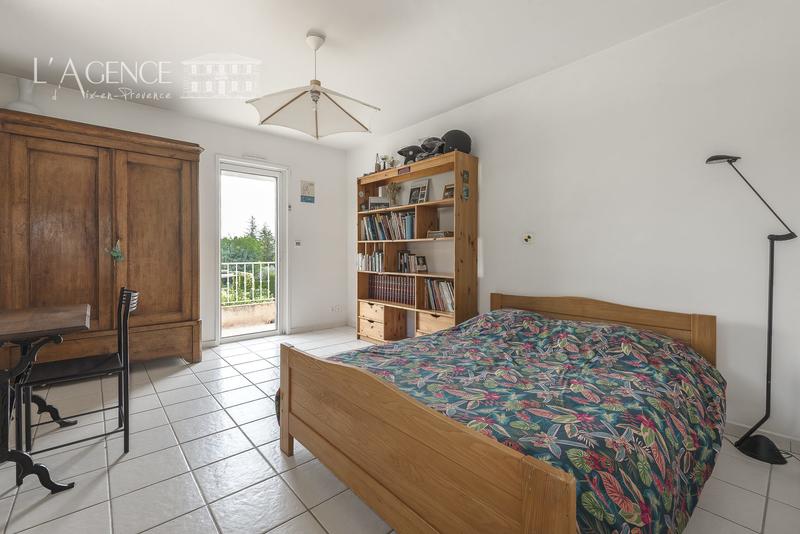 Maison traditionnelle - 180 m² - 6 pièces