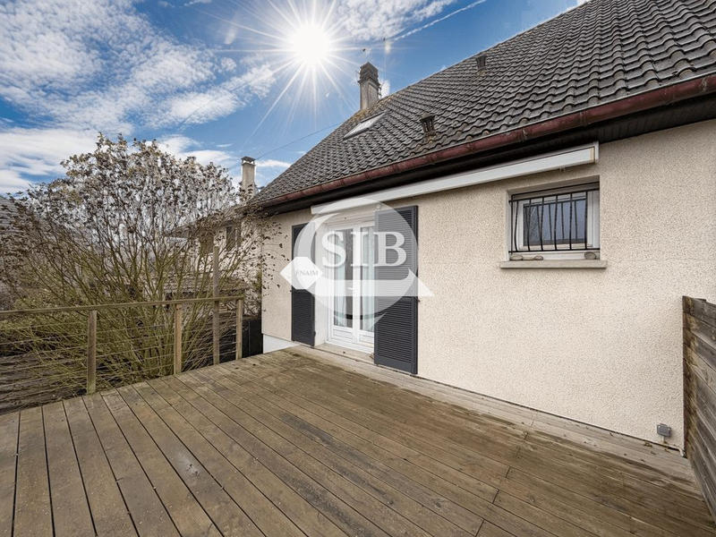 Maison - 99 m² - 5 pièces