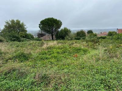 Terrain constructible - 895 m²