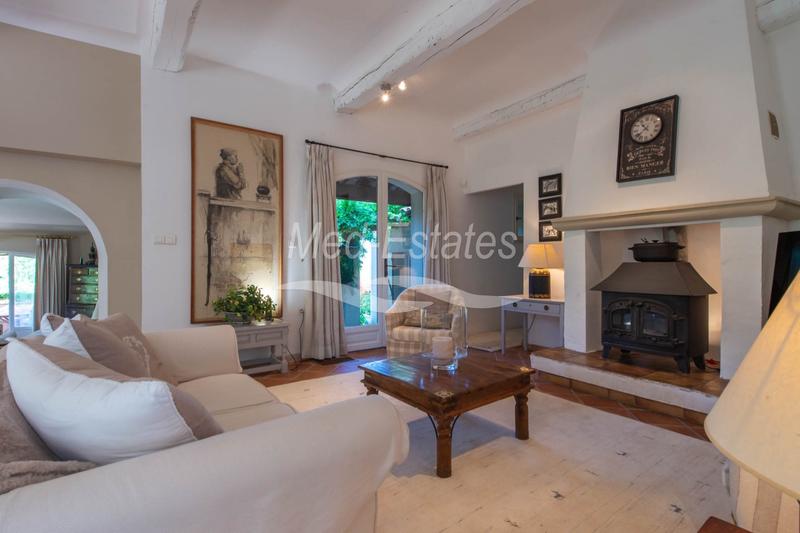 Villa - 242 m² - 8 pièces