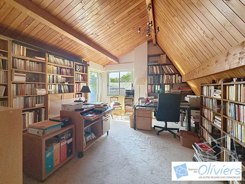 Maison contemporaine - 310 m² - 11 pièces