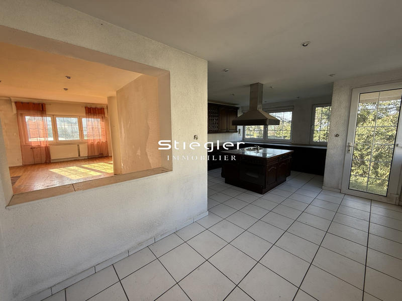 Maison - 204 m² - 6 pièces