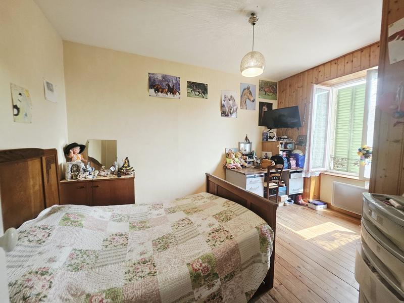 Maison - 241 m² - 6 pièces