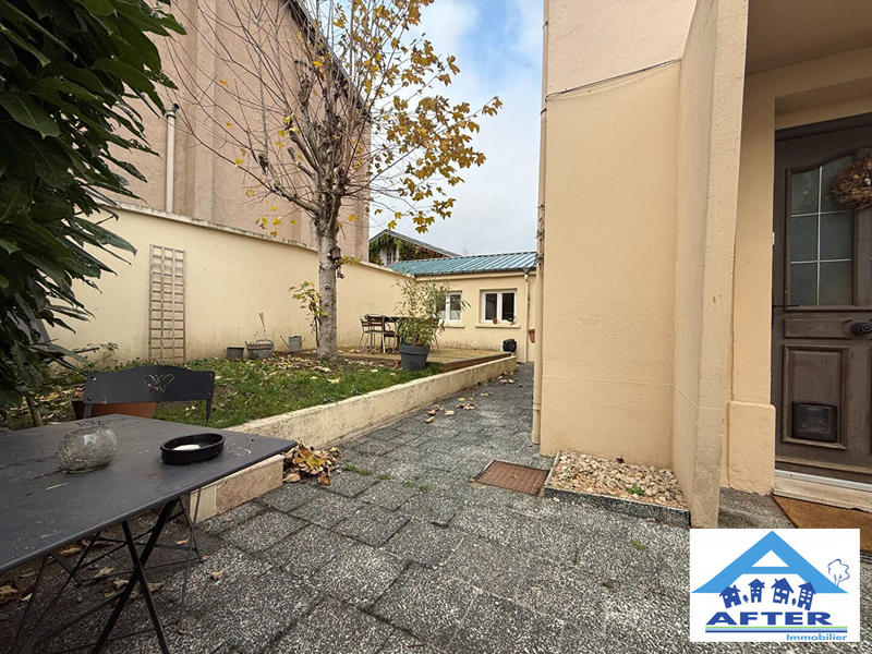 Maison - 217 m² - 7 pièces