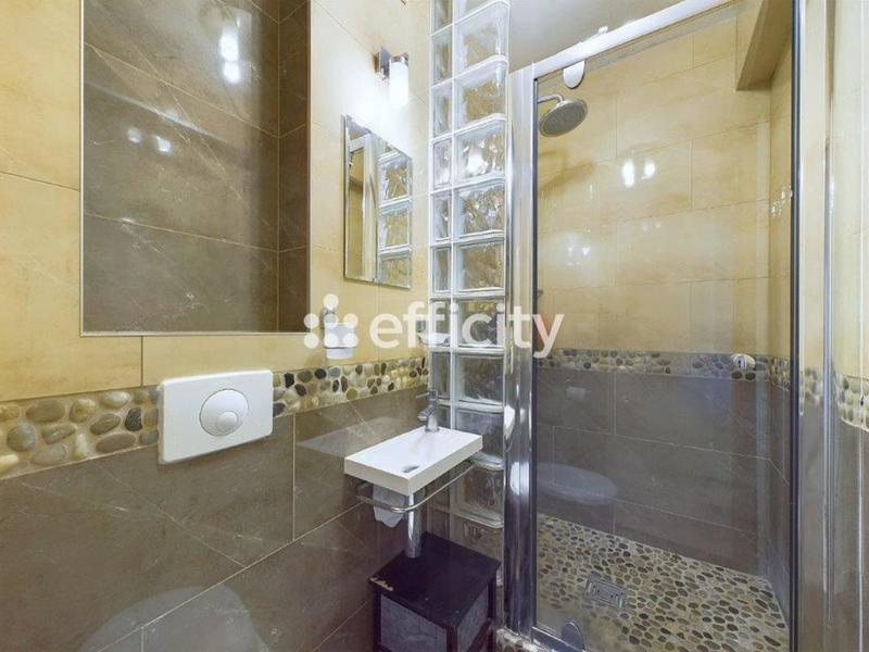 Appartement - 96 m² - 5 pièces