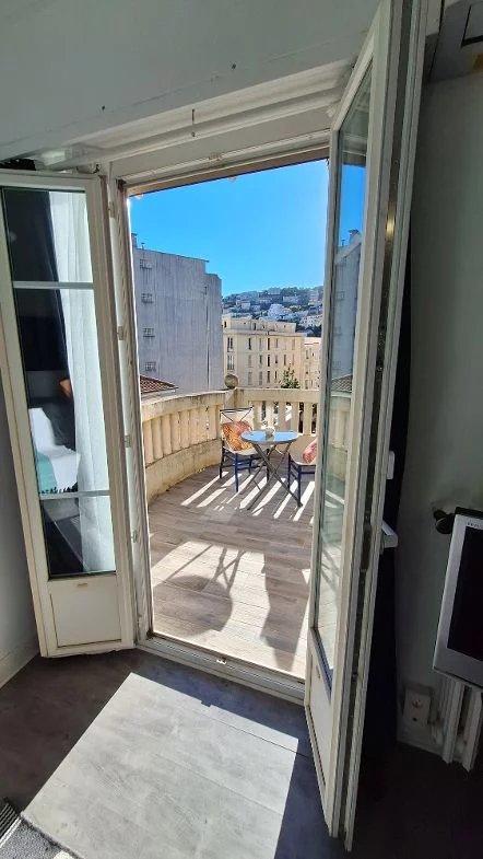 Studio - 25 m² - 1 pièce