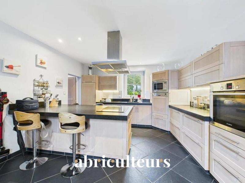 Maison ancienne - 217 m² - 8 pièces