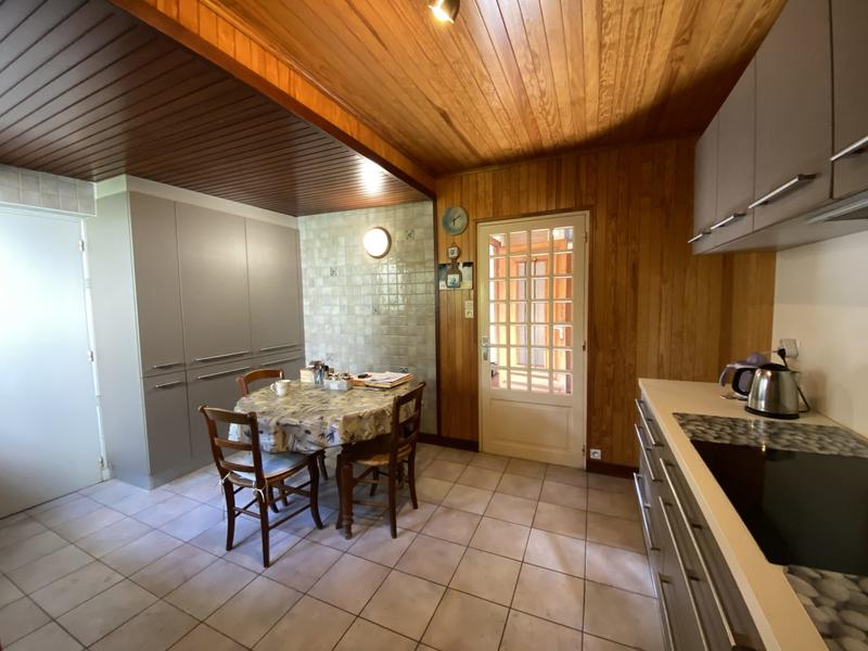 Villa - 194 m² - 10 pièces