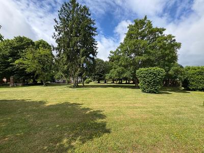 Maison - 266 m² - 8 pièces