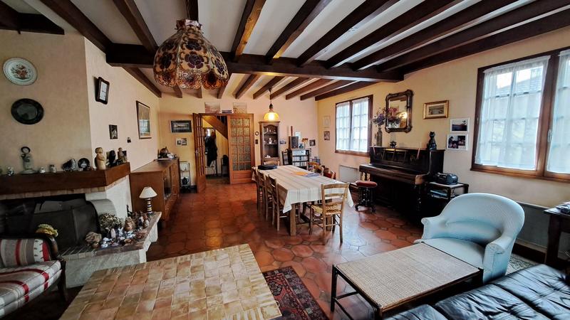 Maison - 181 m² - 7 pièces