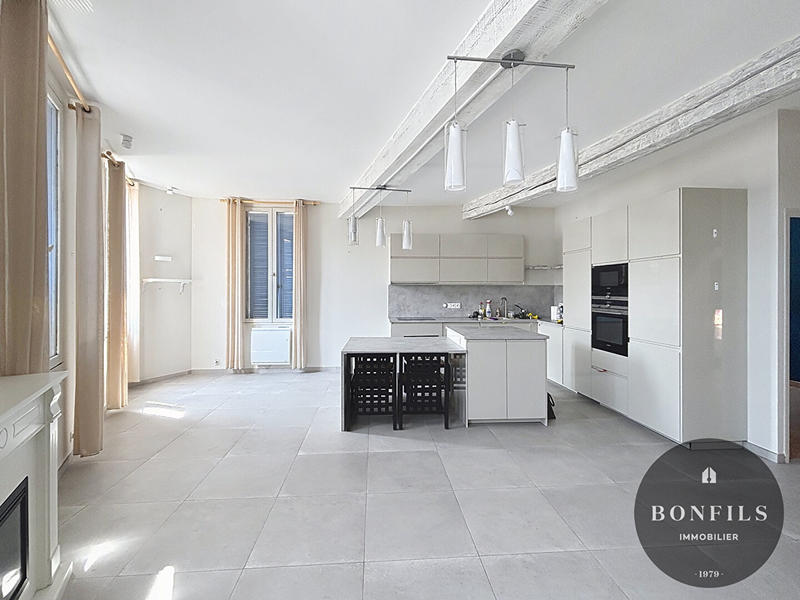 Appartement - 75 m² - 3 pièces