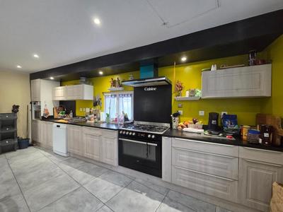 Maison - 94 m² - 4 pièces