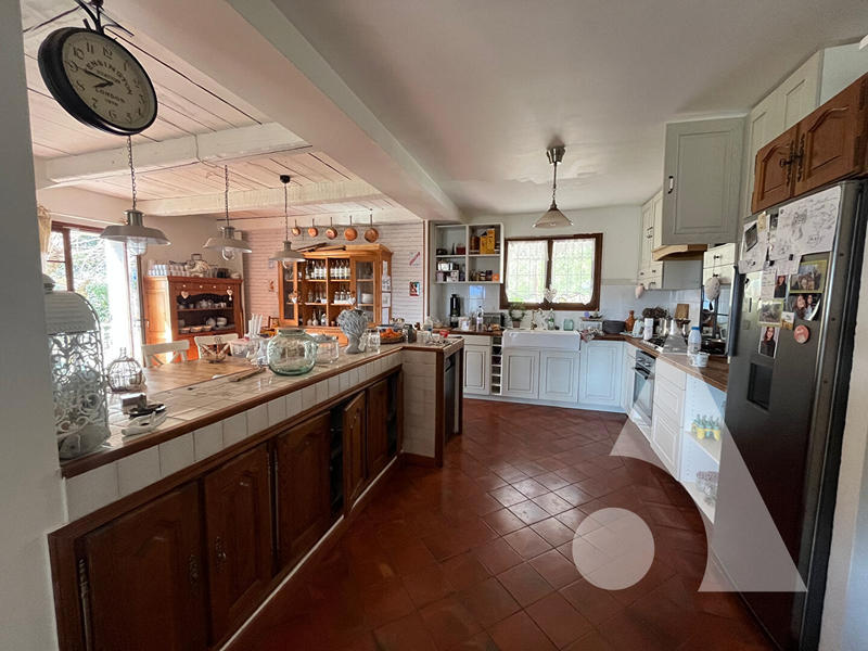 Maison - 290 m² - 10 pièces