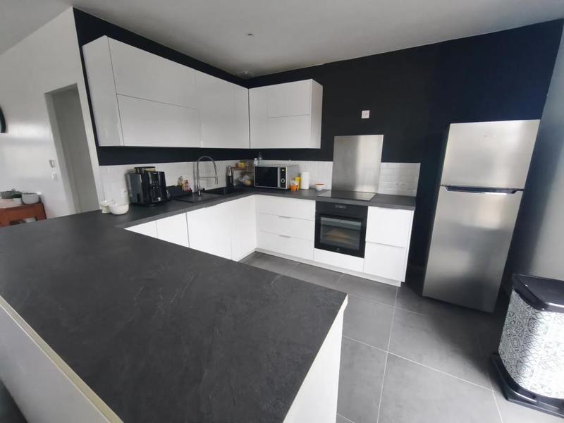 Maison - 93 m² - 5 pièces