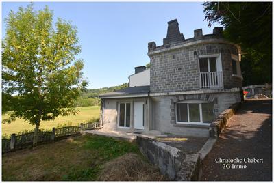 Maison - 265 m² - 9 pièces