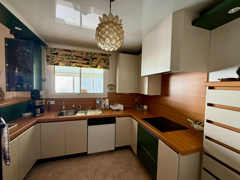 Maison - 191 m² - 6 pièces