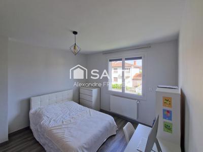 Maison - 85 m² - 5 pièces