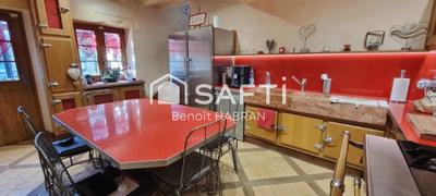 Maison - 180 m² - 8 pièces