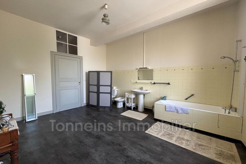 Maison - 240 m² - 7 pièces