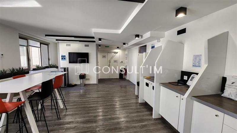 Bureau - 681 m²
