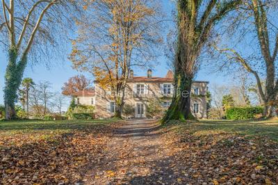 Château - 880 m² - 16 pièces
